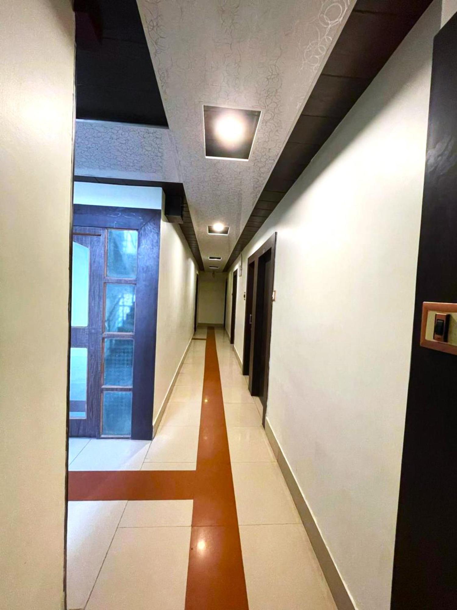 巴特那 Grg R P International Patna酒店 外观 照片