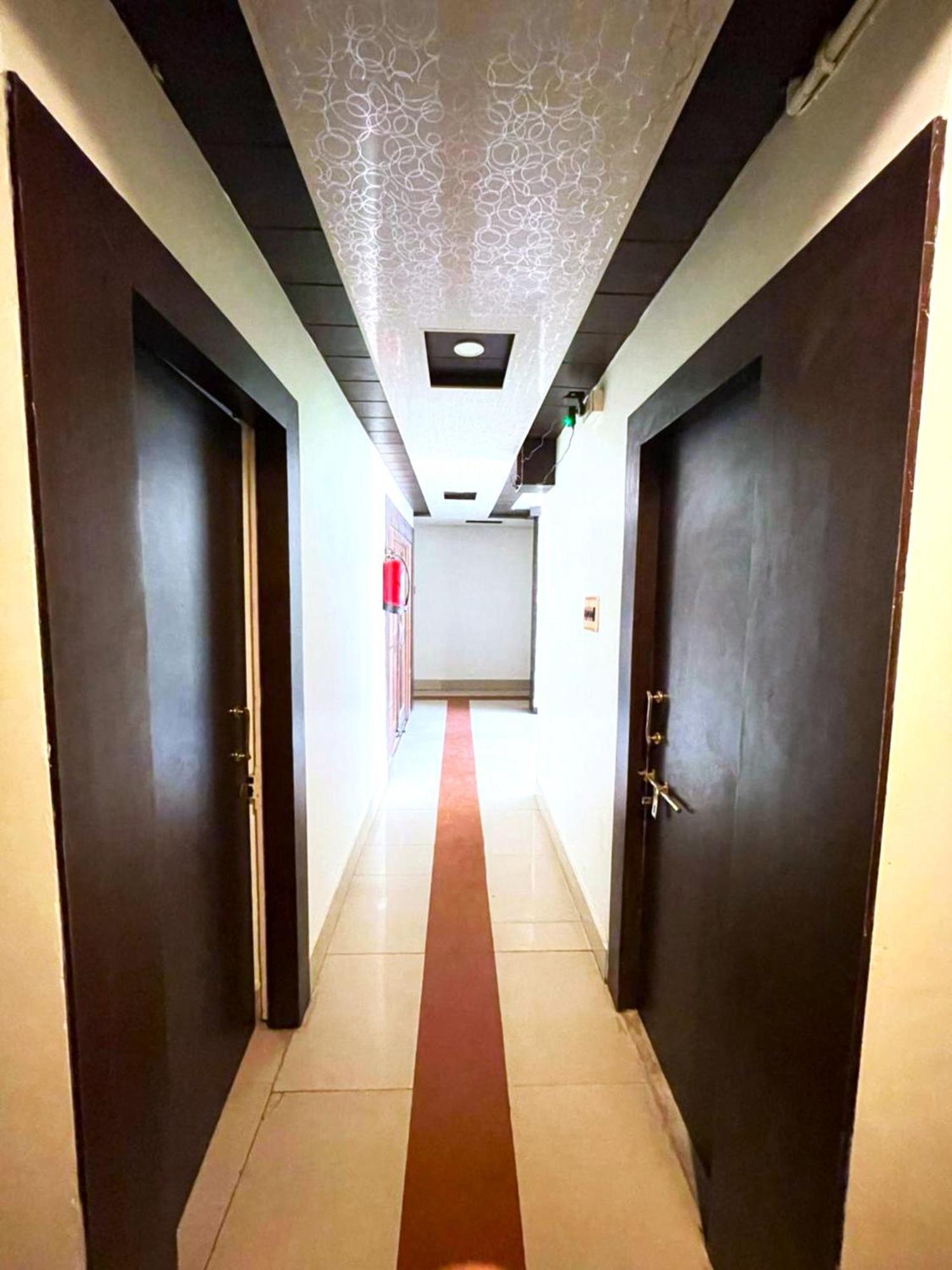 巴特那 Grg R P International Patna酒店 外观 照片